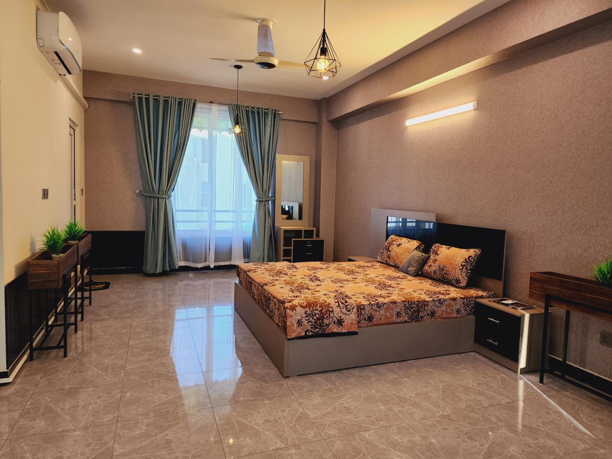 Motorway Majesty Suites Islamabad - Near Islamabad International Airport And Motorway Cameră foto