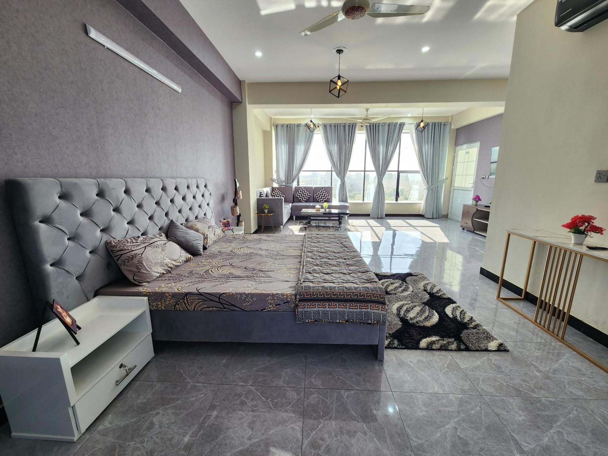 Motorway Majesty Suites Islamabad - Near Islamabad International Airport And Motorway Cameră foto