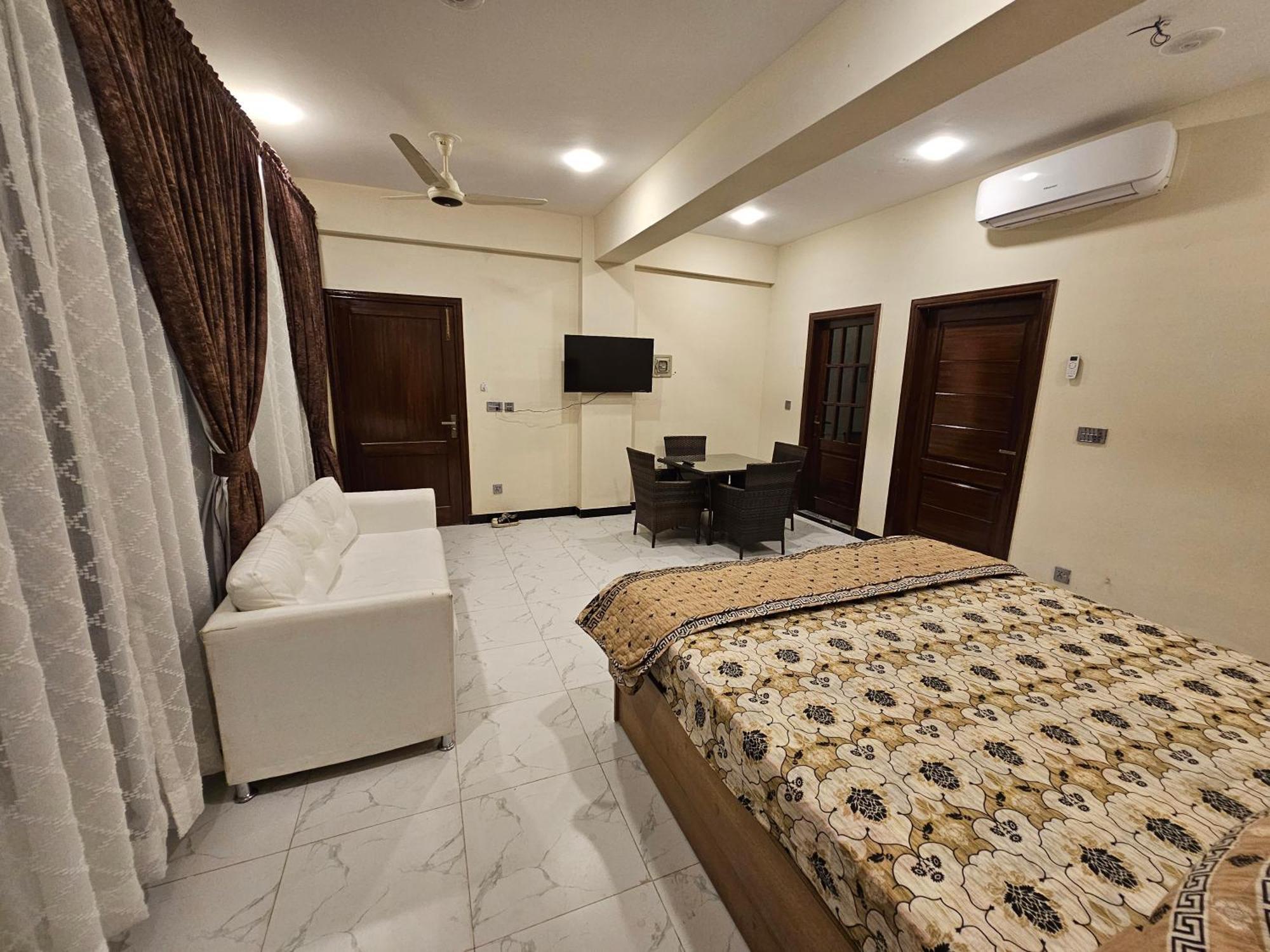 Motorway Majesty Suites Islamabad - Near Islamabad International Airport And Motorway Cameră foto