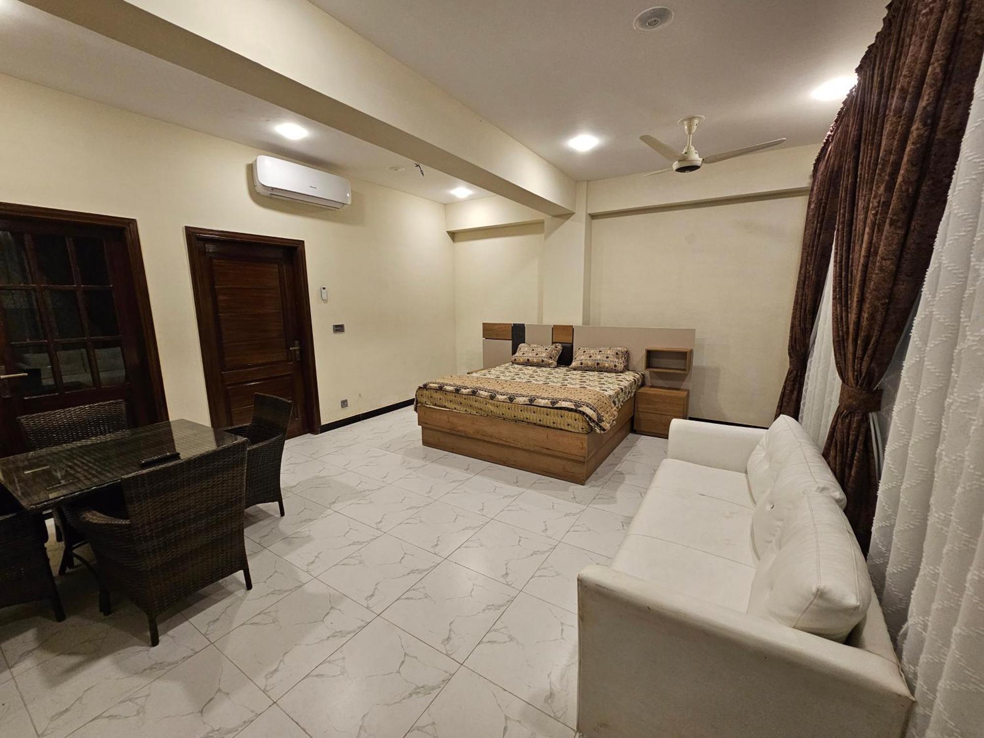 Motorway Majesty Suites Islamabad - Near Islamabad International Airport And Motorway Cameră foto